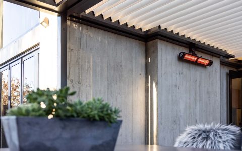 Louvres with heating accessories