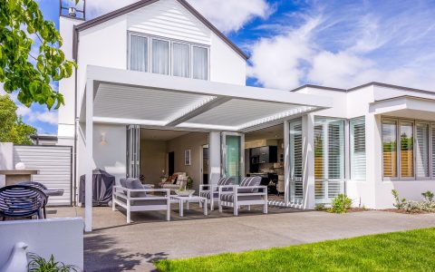 Elegant White louvre for home